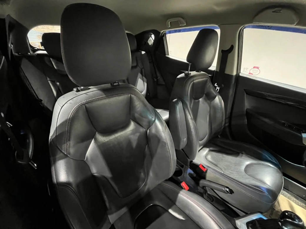 imagen 0 de vehiculo con id 2213